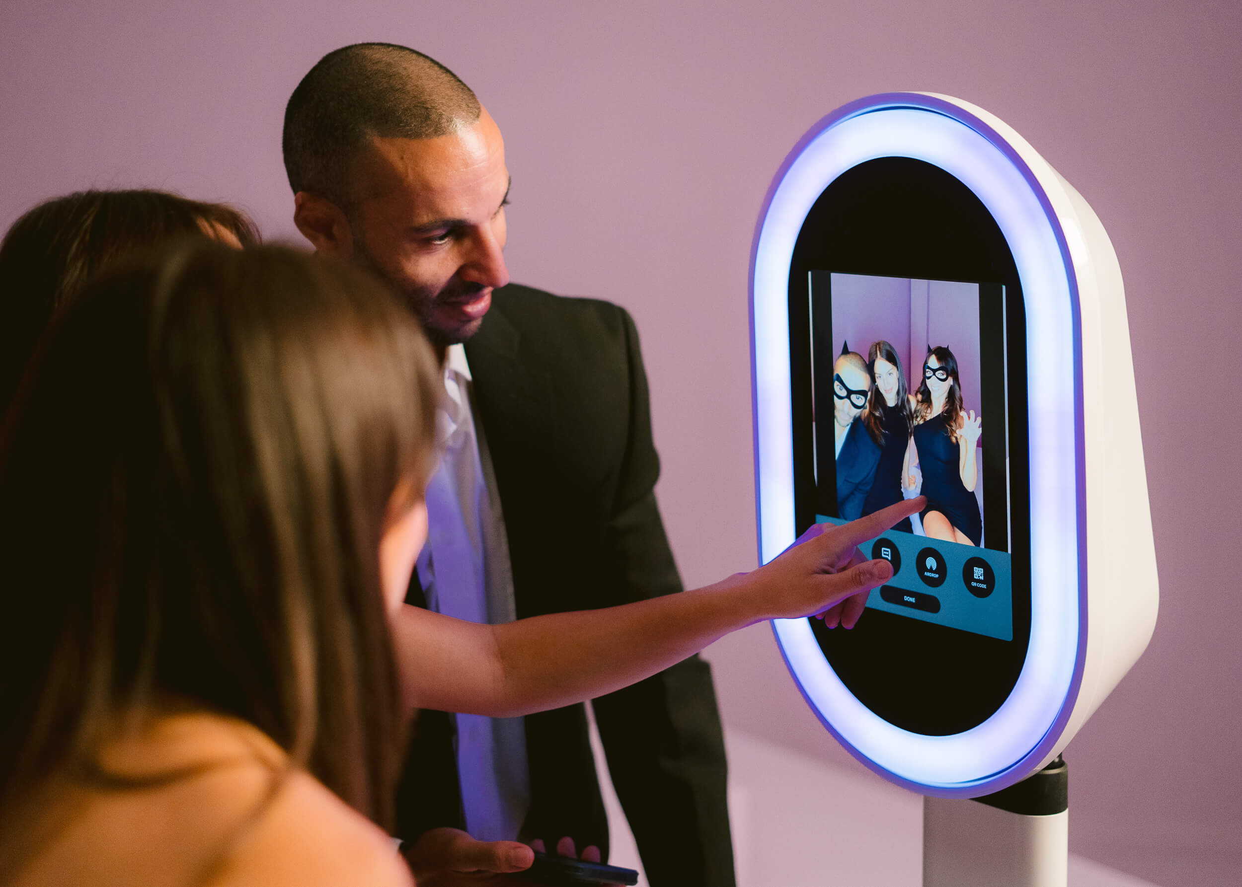 iPad Photo Booth: The Definitive Guide to Selecting, Customizing, and Monetizing Your iPad Photo Booth Photobooth Supply Co.